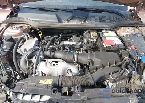 2017 Infiniti Qx30 Premium z USA, uszkodzony, nr VIN SJKCH5CRXHA021230